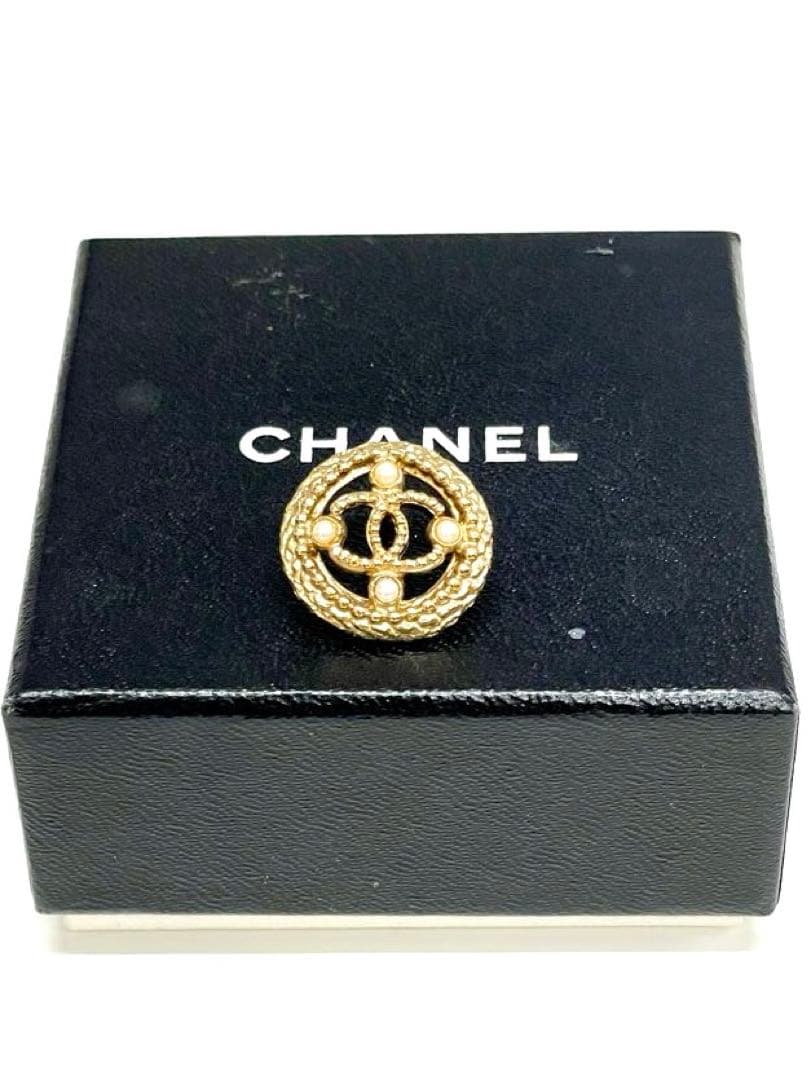 正規品CHANELサークルパールピアス　片方