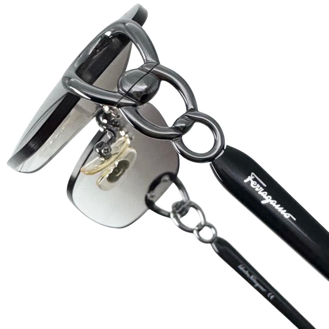 Salvatore Ferragamo フェラガモ サングラス レディース 黒