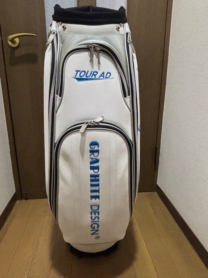 グラファイトデザイン　ツアーAD キャディバッグ