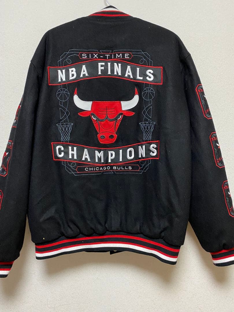 NBA JHデザイン シカゴブルズファイナルチャンピオン リバーシブルスタジャン