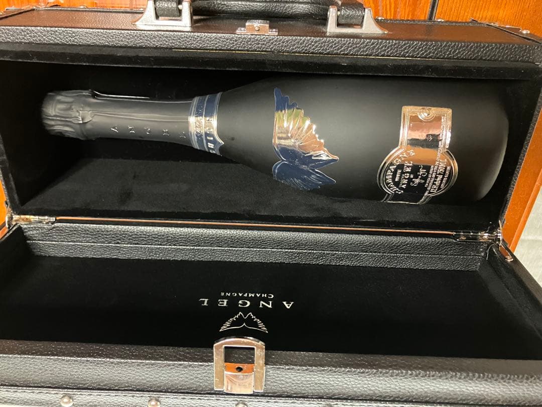 ANGEL BLACKシャンパン 専用ケース付き