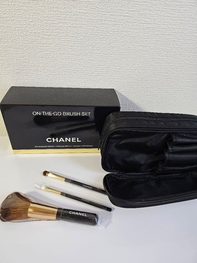 【新品未使用】CHANEL ON-THE-GO BRUSH SET