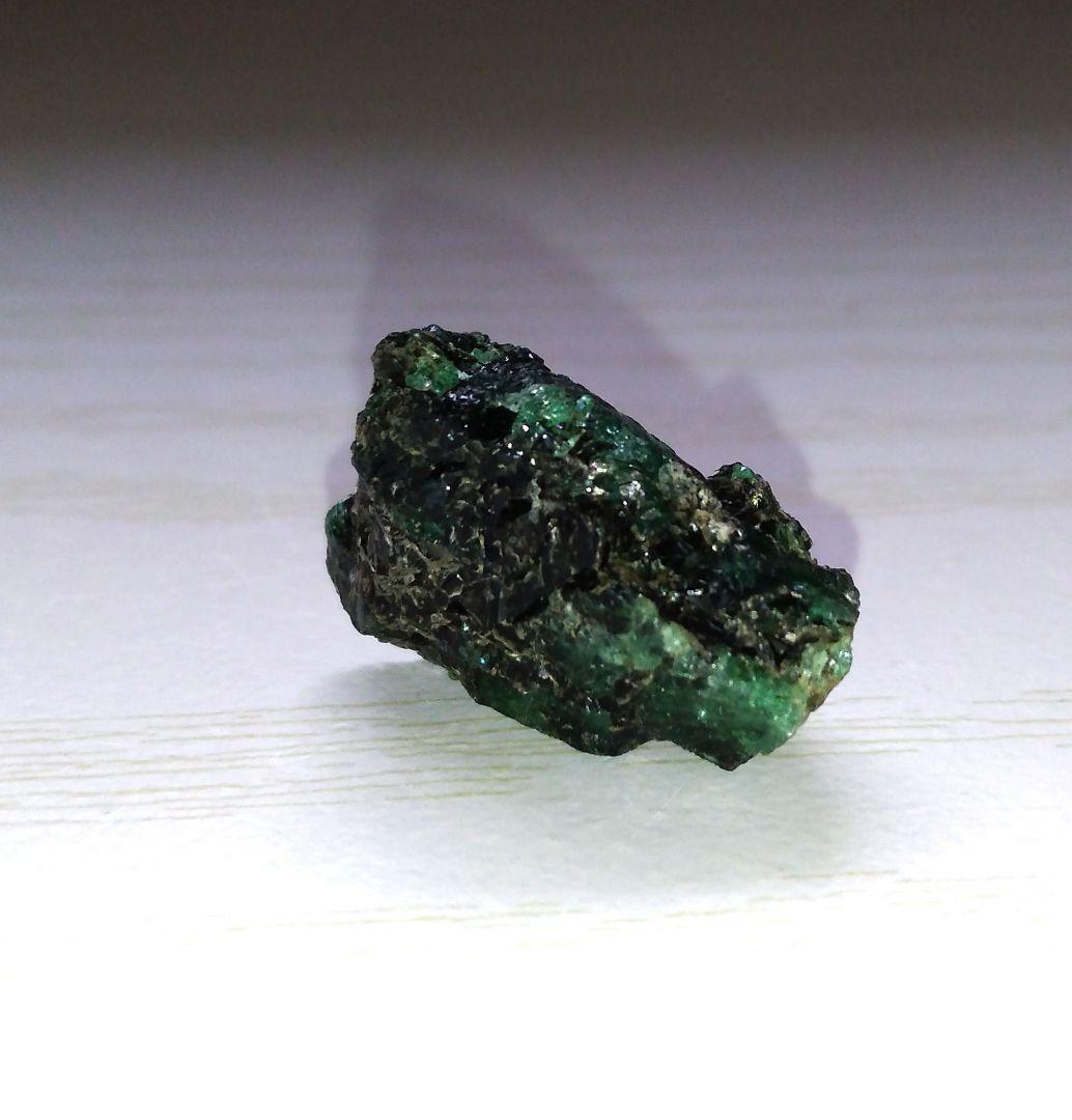 エメラルド　宝石鉱物標本