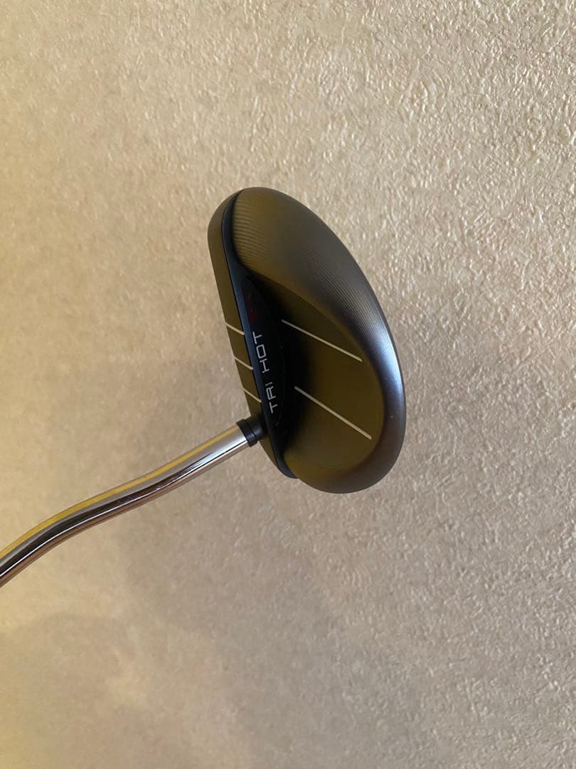 TRI-HOT 5k ODYSSEY ROSSIE S パター