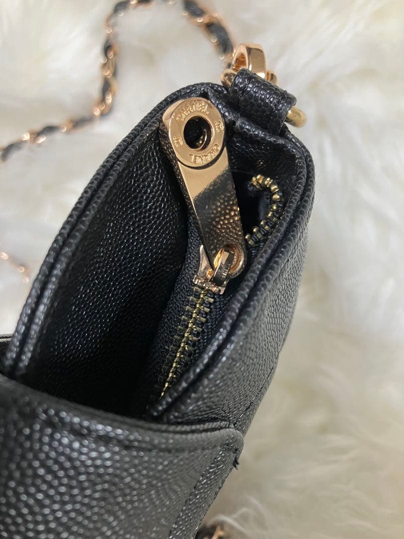 CHANEL ブラック キルティング ミニバッグ