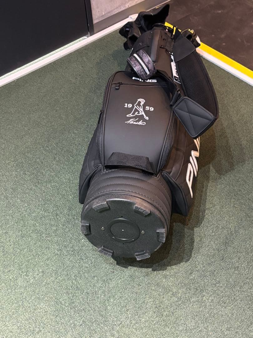 ping 2024モデル、スリムタイプキャディーバック。