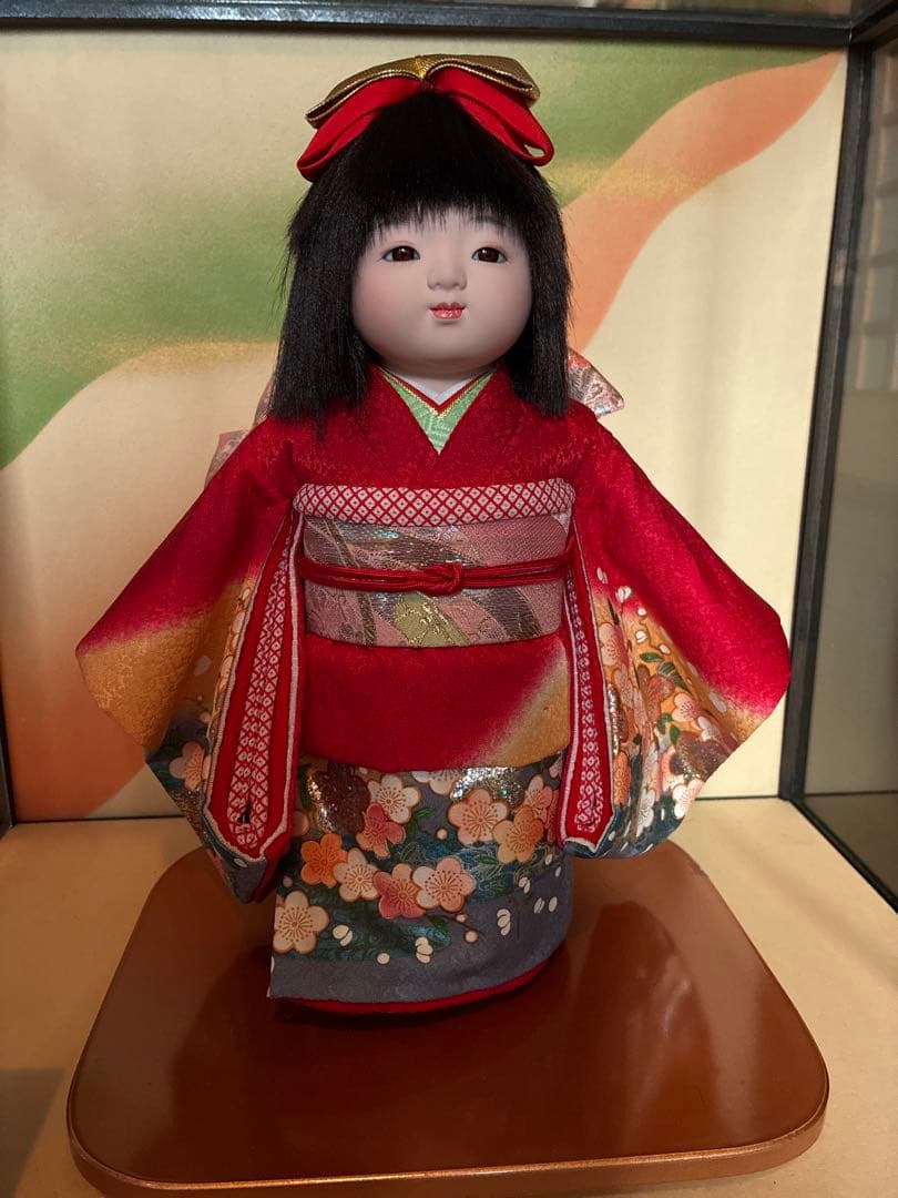 ガラス入り　日本人形