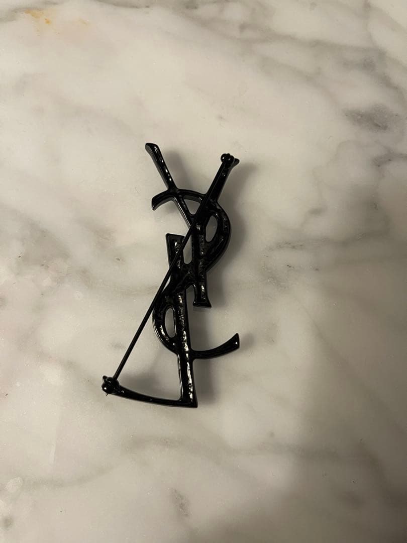 【美品】クロコブローチ　サンローラン　黒