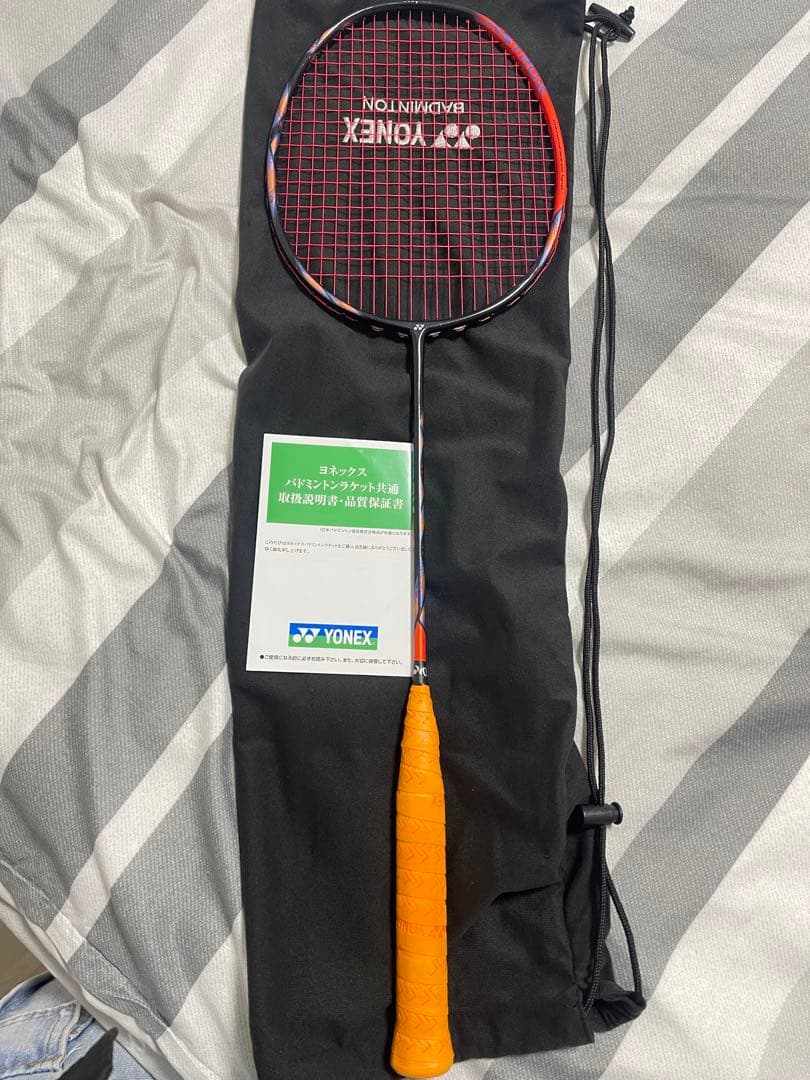 ASTROX 77 PRO バドミントンラケット 4UG5