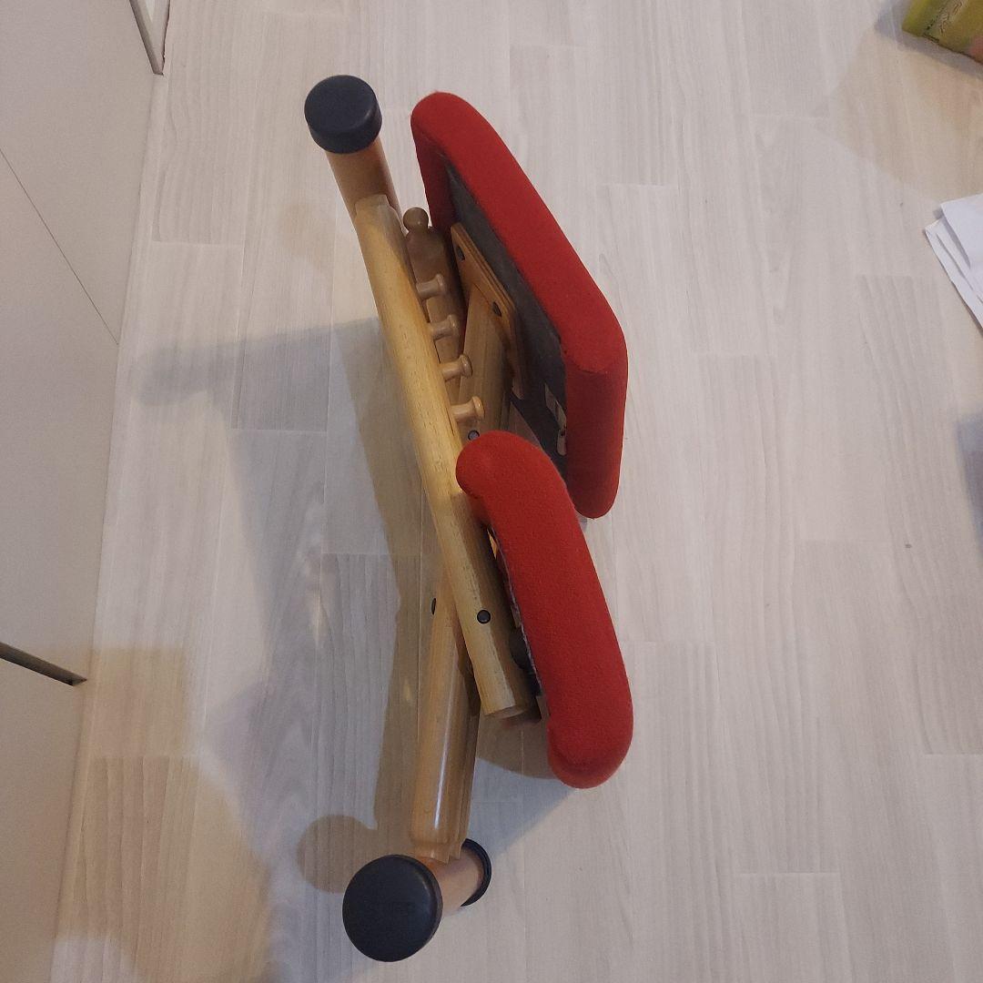 ヴァリエール マルチバランスチェア レッド ジュニア用アタッチメント付き