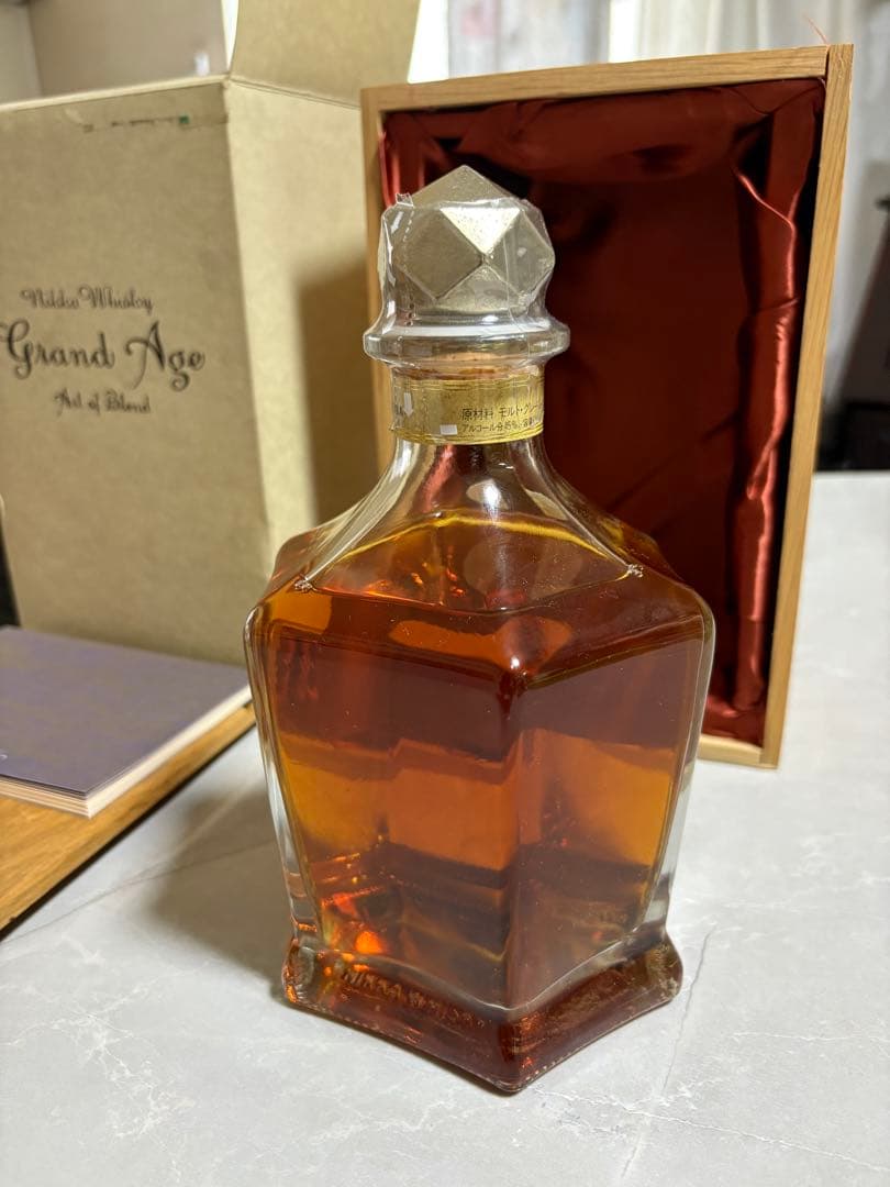Nikka Whisky Grand Age 木箱入り