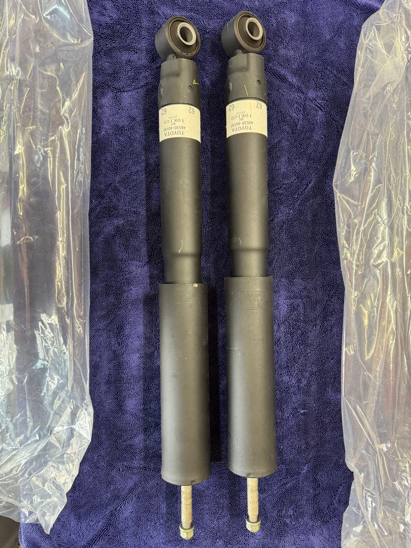 トヨタプラド150系純正新車取り出しコイルスプリングとショックアブソーバーセット