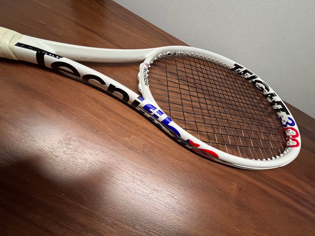 テクニファイバーT-fight300 98 Isoflexグリップ2 300g