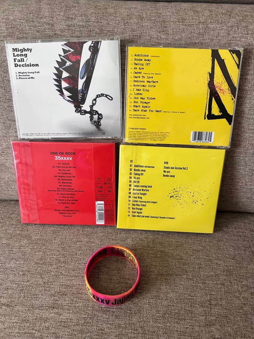 ONE OK ROCK Tシャツ、タオル、ラバーバンド、CD まとめ売り