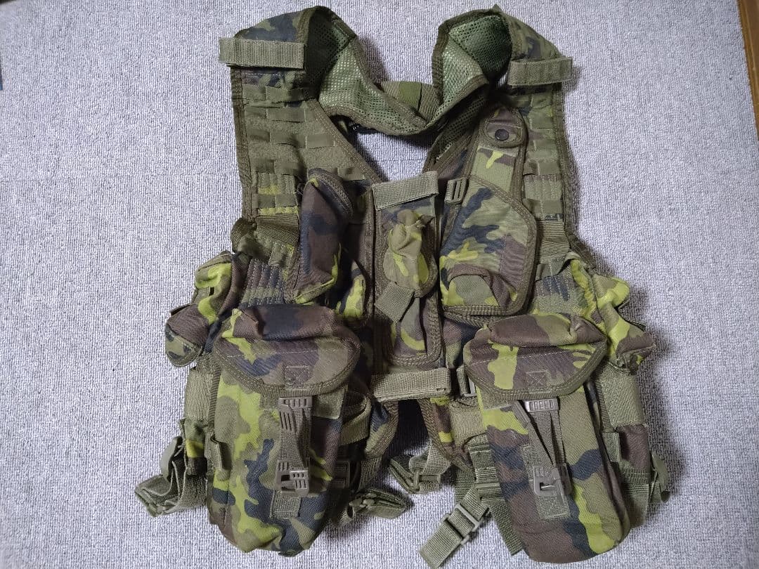 チェコ軍実物　MNS2000 タクティカルベスト　M95迷彩