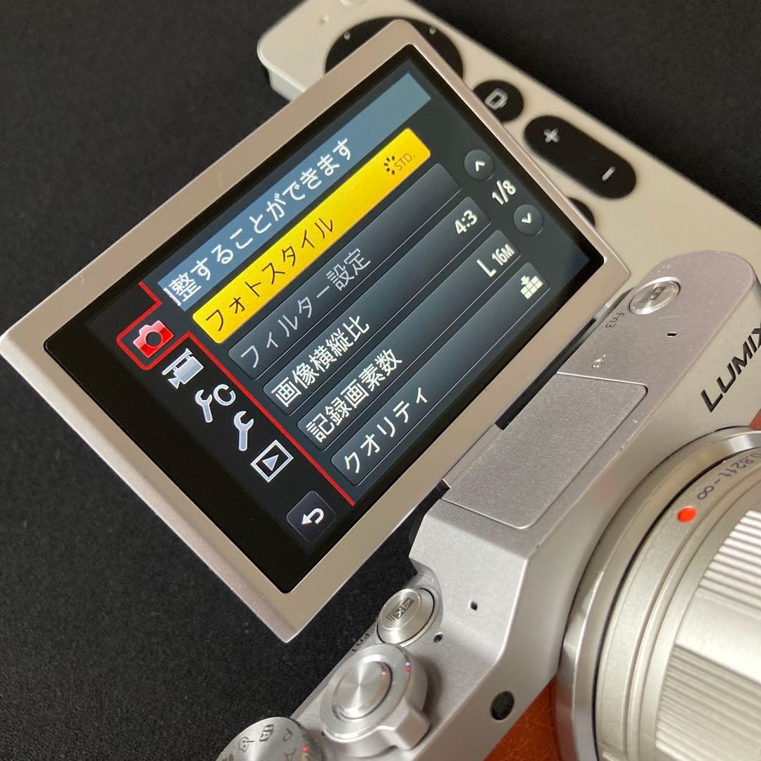 【美品】Panasonic Lumix DC-GF9 ミラーレスカメラ