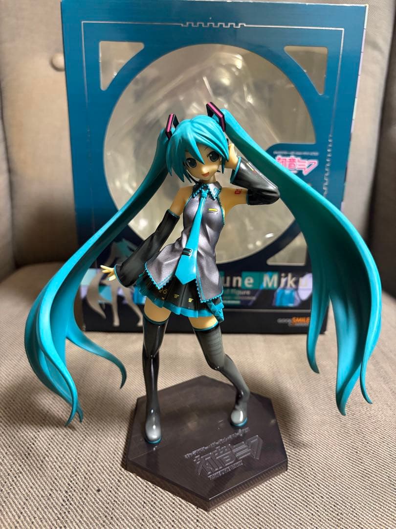 ボーカロイド初音ミクHatsune Miku 1/8スケールフィギュア