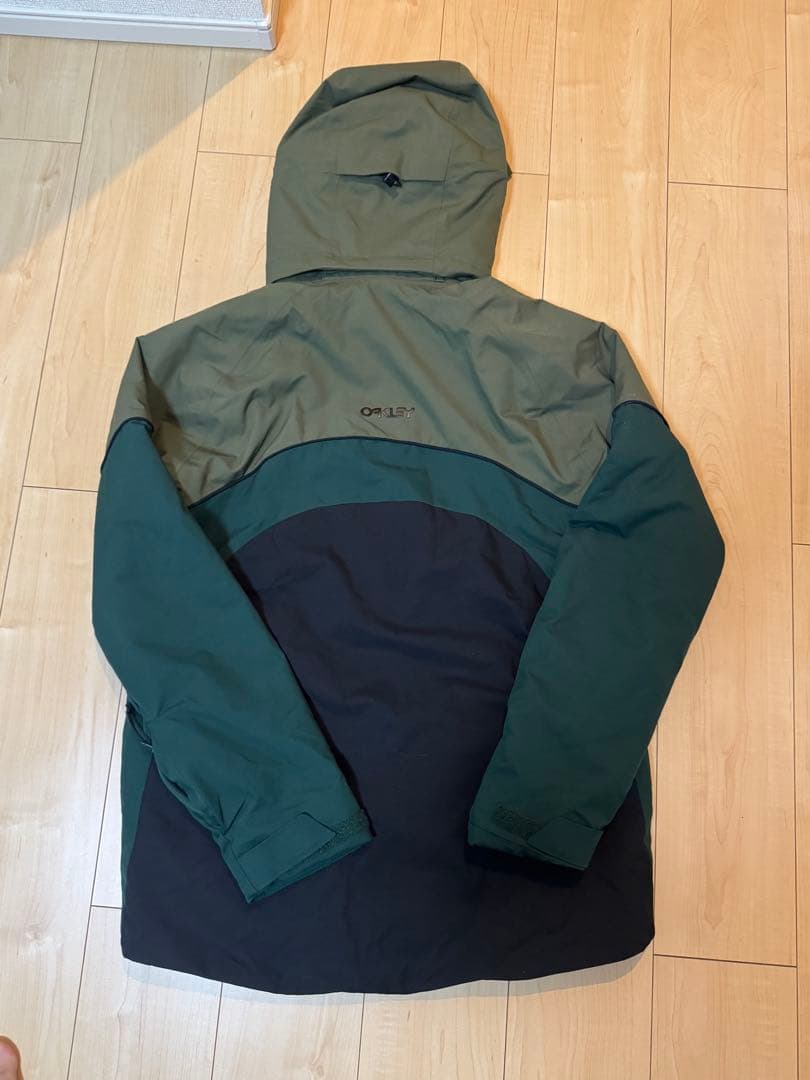 オークリー　スノーボードウェア　Mサイズ　Oakley