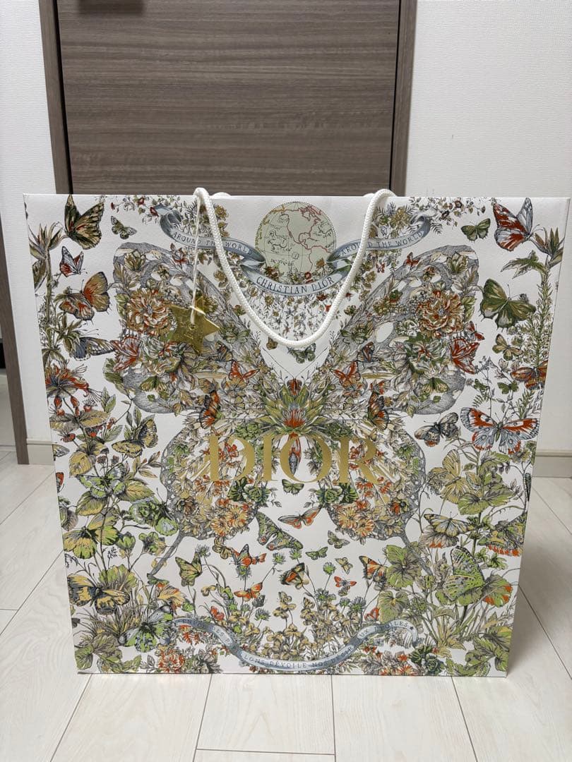 DIOR クリスマス　ホリデー限定　ショッパー　クリスマスボックス