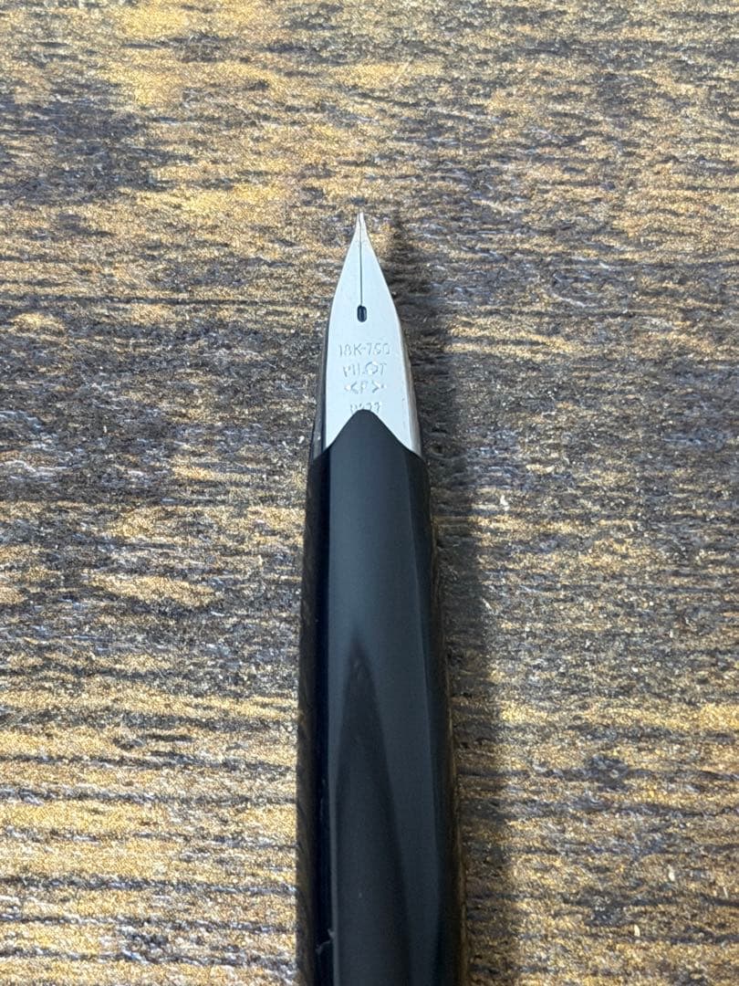 筆記確認&洗浄済　1977年製　蝕刻　エリート　18金　F パイロット　万年筆