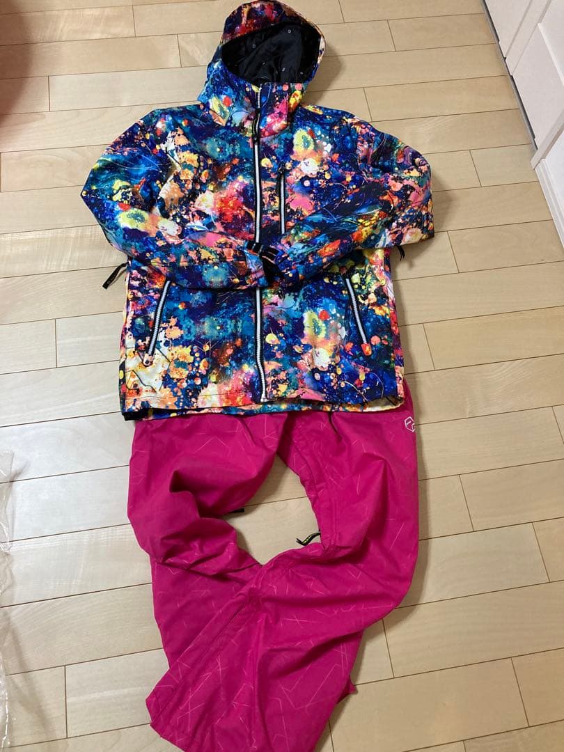 美品☆フォーナイン☆スノボウェア