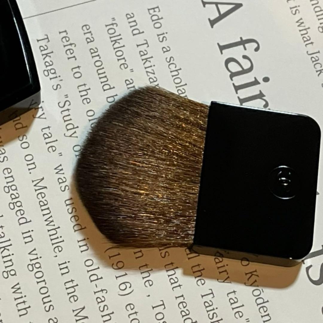 CHANEL》　限定☆ デュオ プードゥル ルミエール ハイライト　つや肌