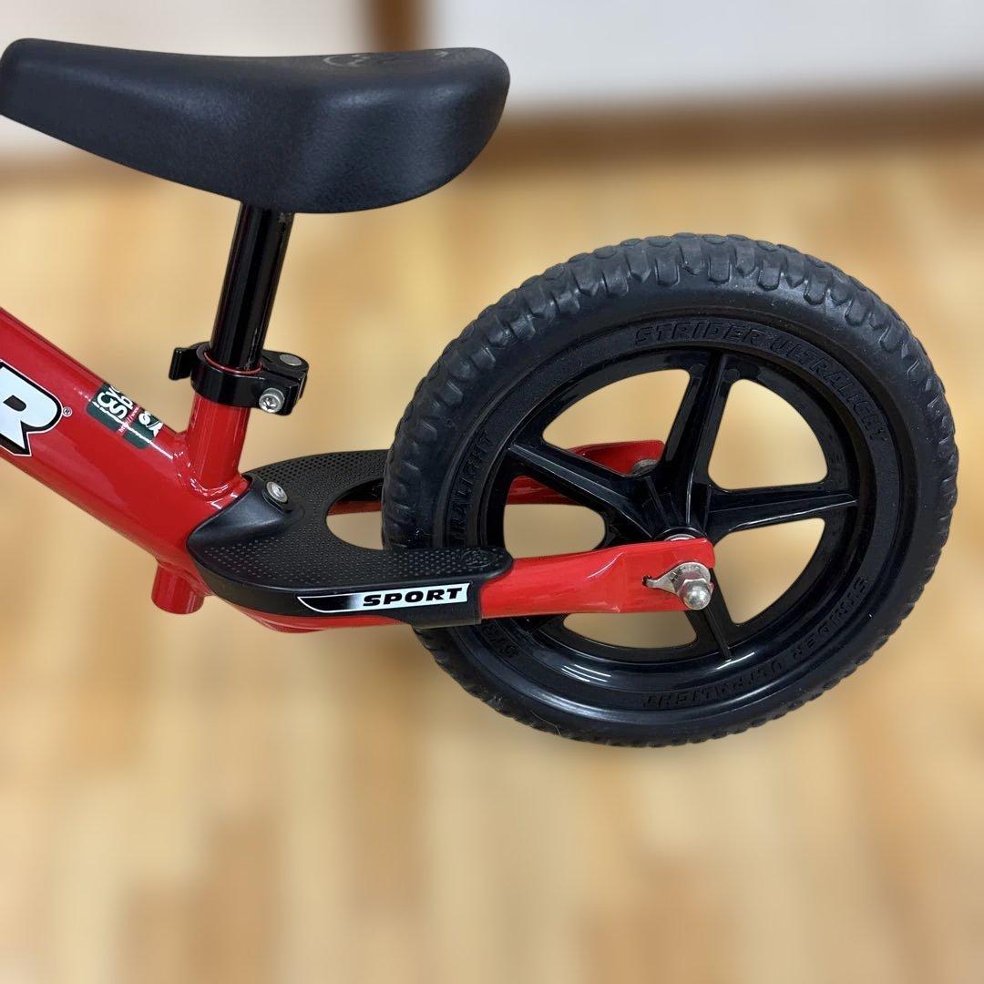 美品　ストライダー　12インチ　ストライダー　赤色　レッド