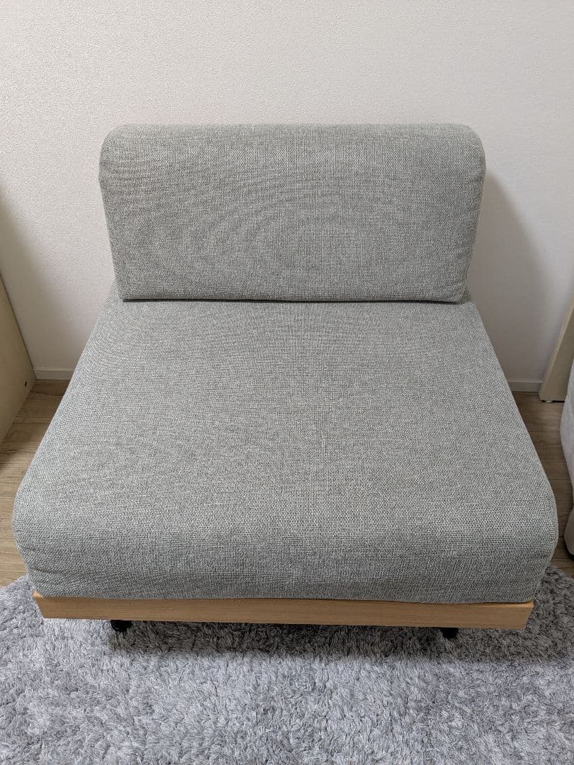 ニトリ1人用ソファ 新しい暮らし方のためのツール by BEAMS DESIGN