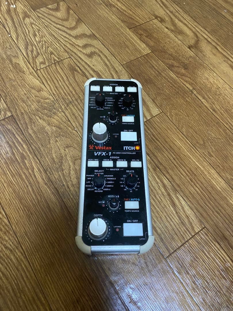 Vestax VCI-300 DJコントローラー　VFX-1