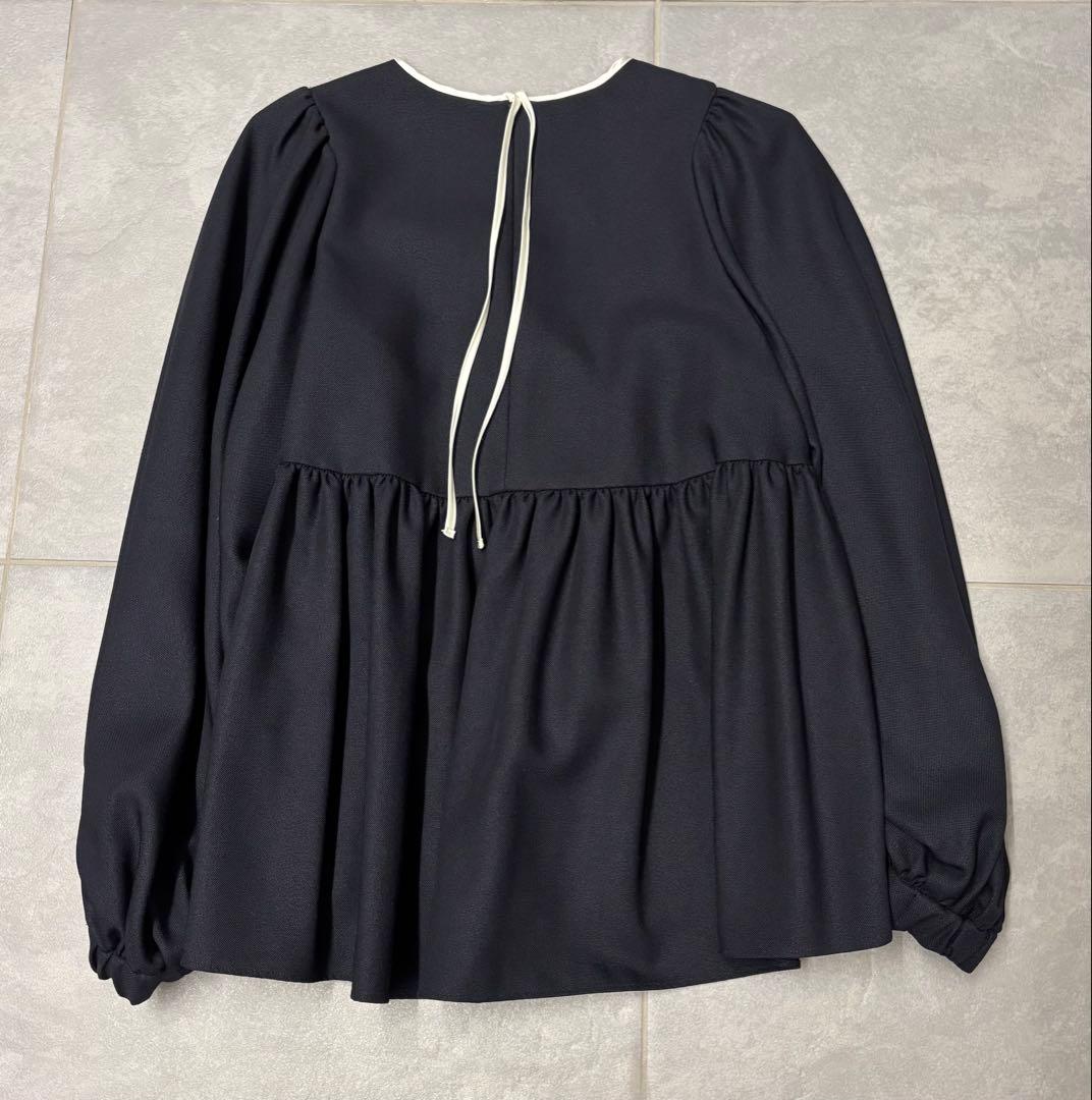 【最終価格】yori ヨリ　ドライツイードパフブラウス　ブラウス　長袖　ネイビー