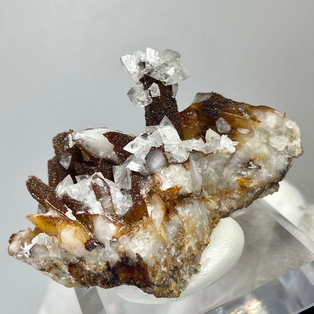 クォーツ　カルサイト　ロシア産　鉱物標本　原石　天然石　ストーン　共生　蛍光