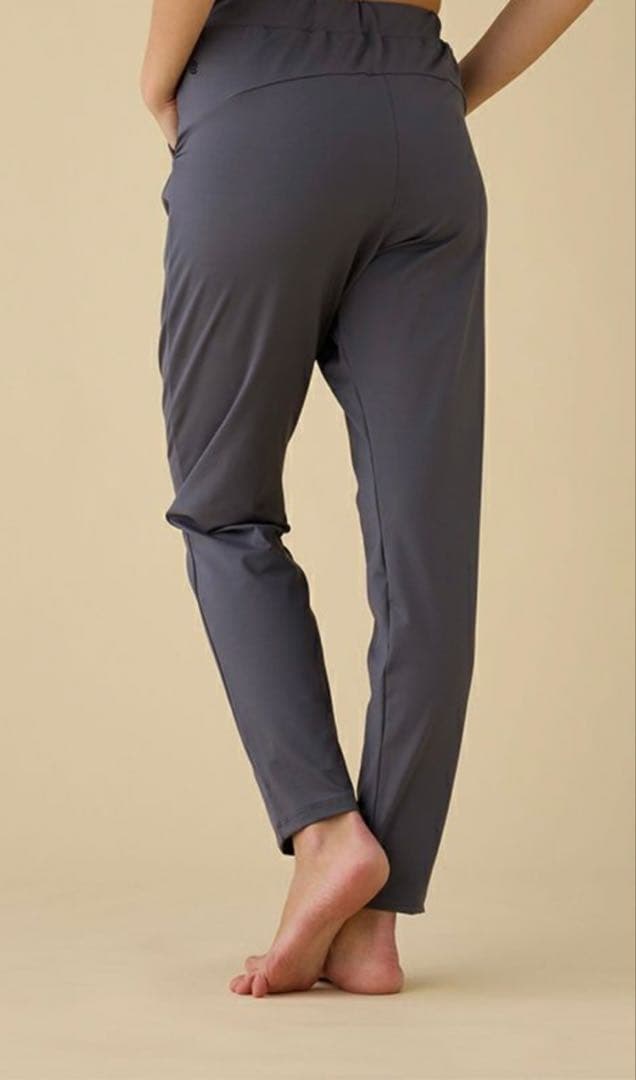 未使用【suria 】スリア　ヨガパンツ　リラックスシルエットパンツS