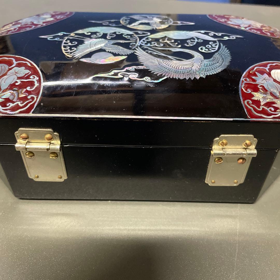 漆器箱 黒と赤の象嵌細工 小型