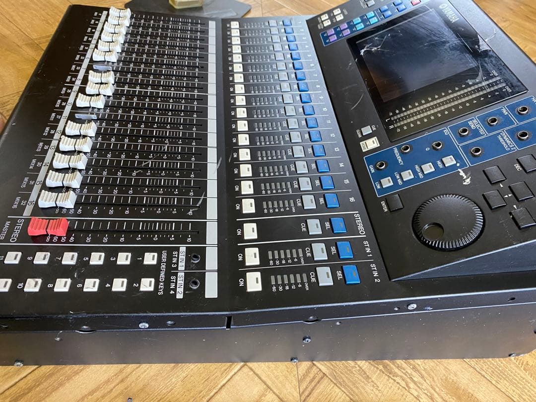 Yamaha LS9-16 ミキシングコンソール
