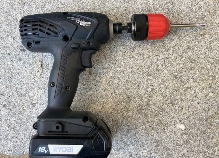 硬い石、レンガなどに穴を開けるダイヤモンド工具