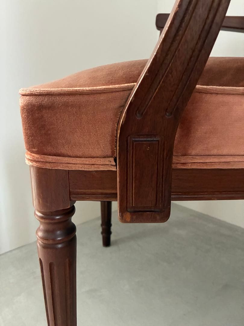 職人仕事が美しい　アンティークチェア　ピンク　ビンテージ　マルニ木工