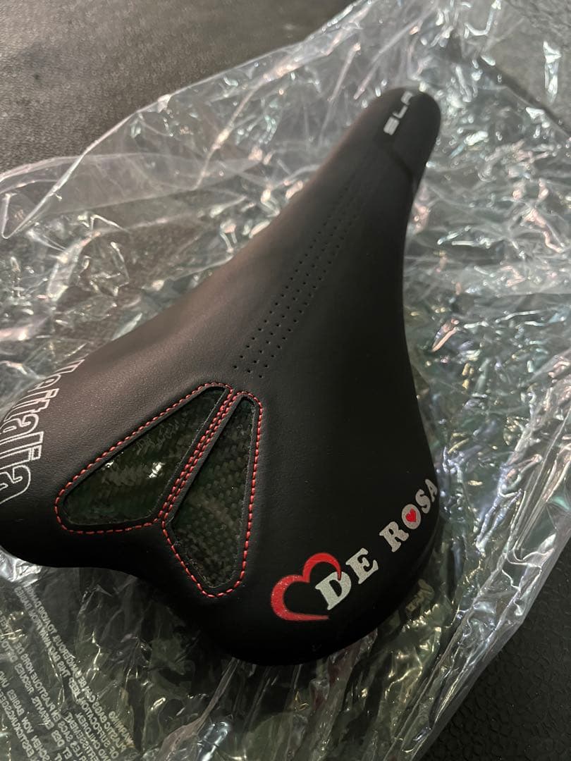 デローザ　セライタリアSLRカーボンレールサドル