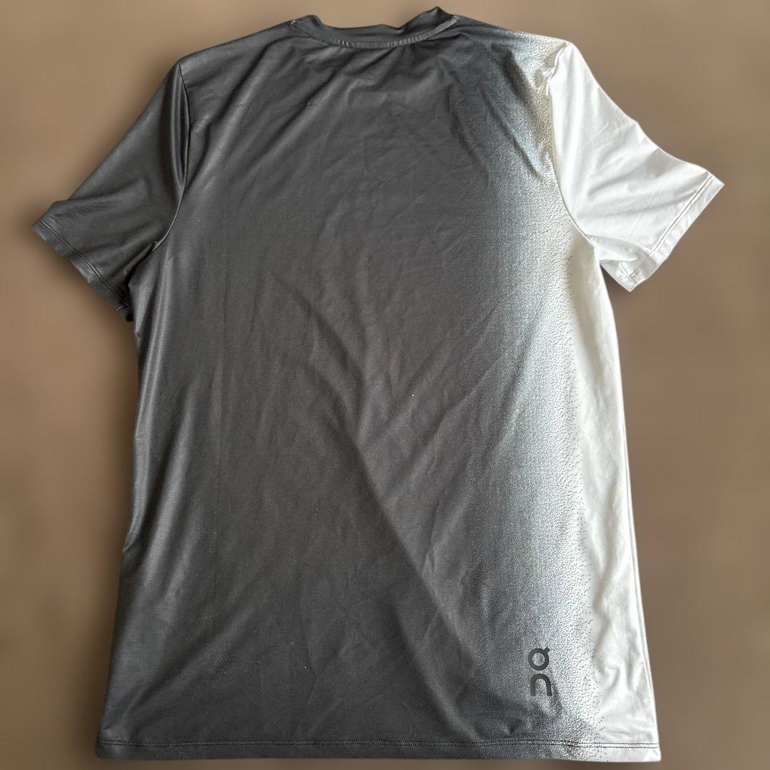 on テニスウェア