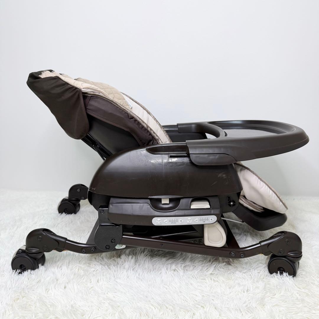 Combi CWL ネムリラ AT ホワイトレーベル 電動 ハイローチェア