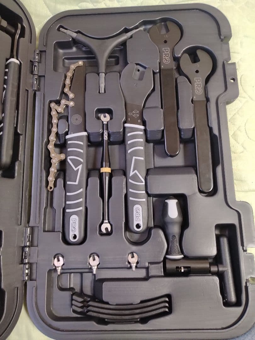 中古 美品　旧モデル シマノ PRO ツールボックス（R20RTL0015X））