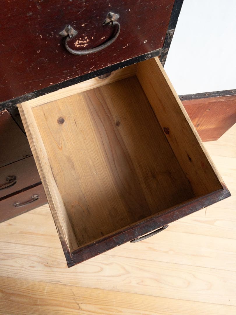 和箪笥　収納棚　4段　漆塗り　骨董　古道具　古家具　和家具　アンティーク