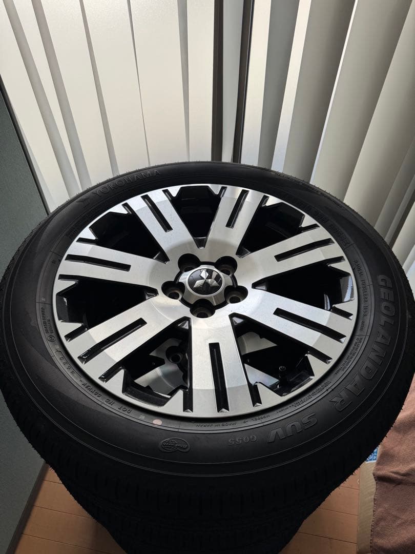 デリカD5純正ホイール タイヤ新車取り外し225/55R18タイヤ・ホイール4本