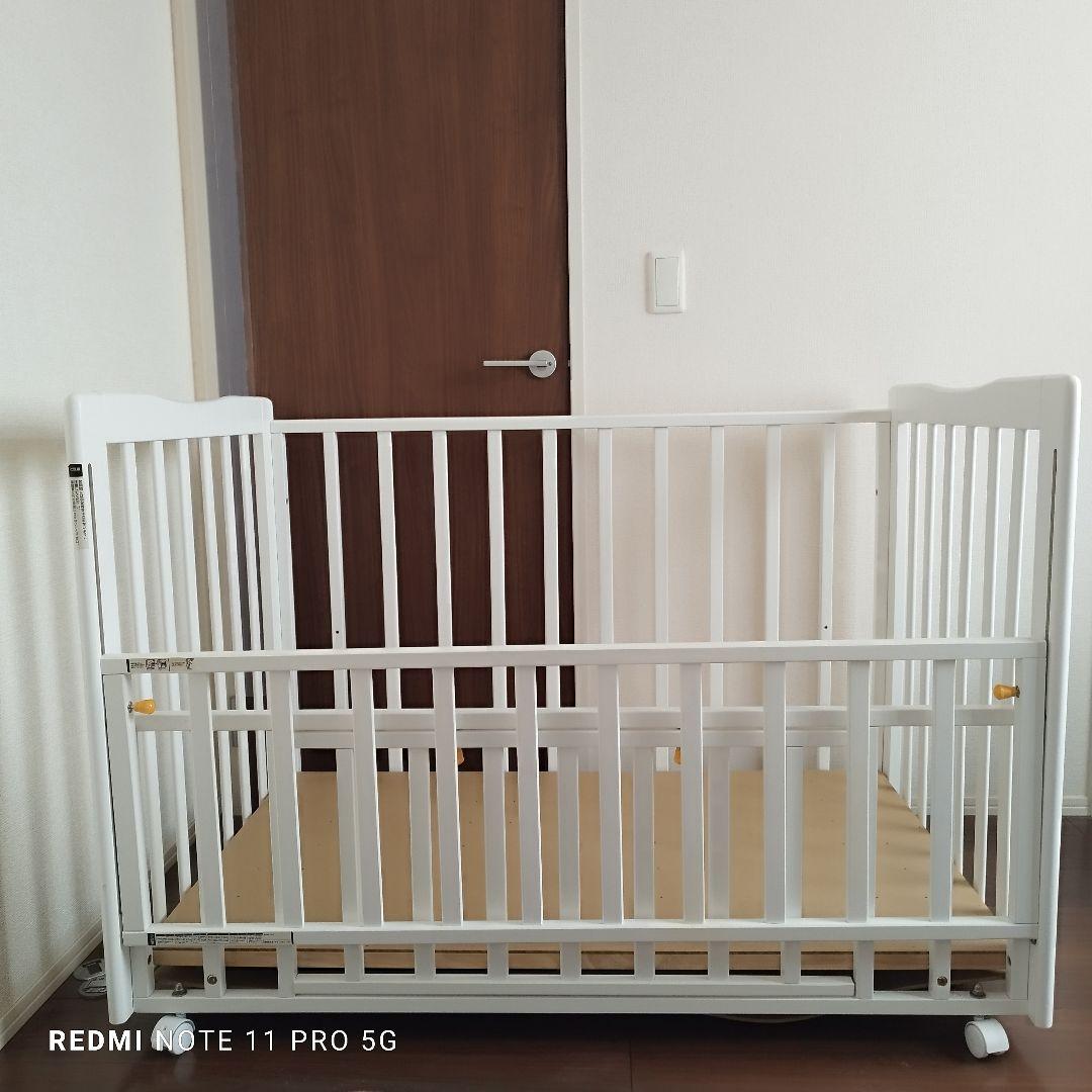 【送料込み】ホワイト木製ベビーベッド ハイタイプ 2段階高さ調節可能