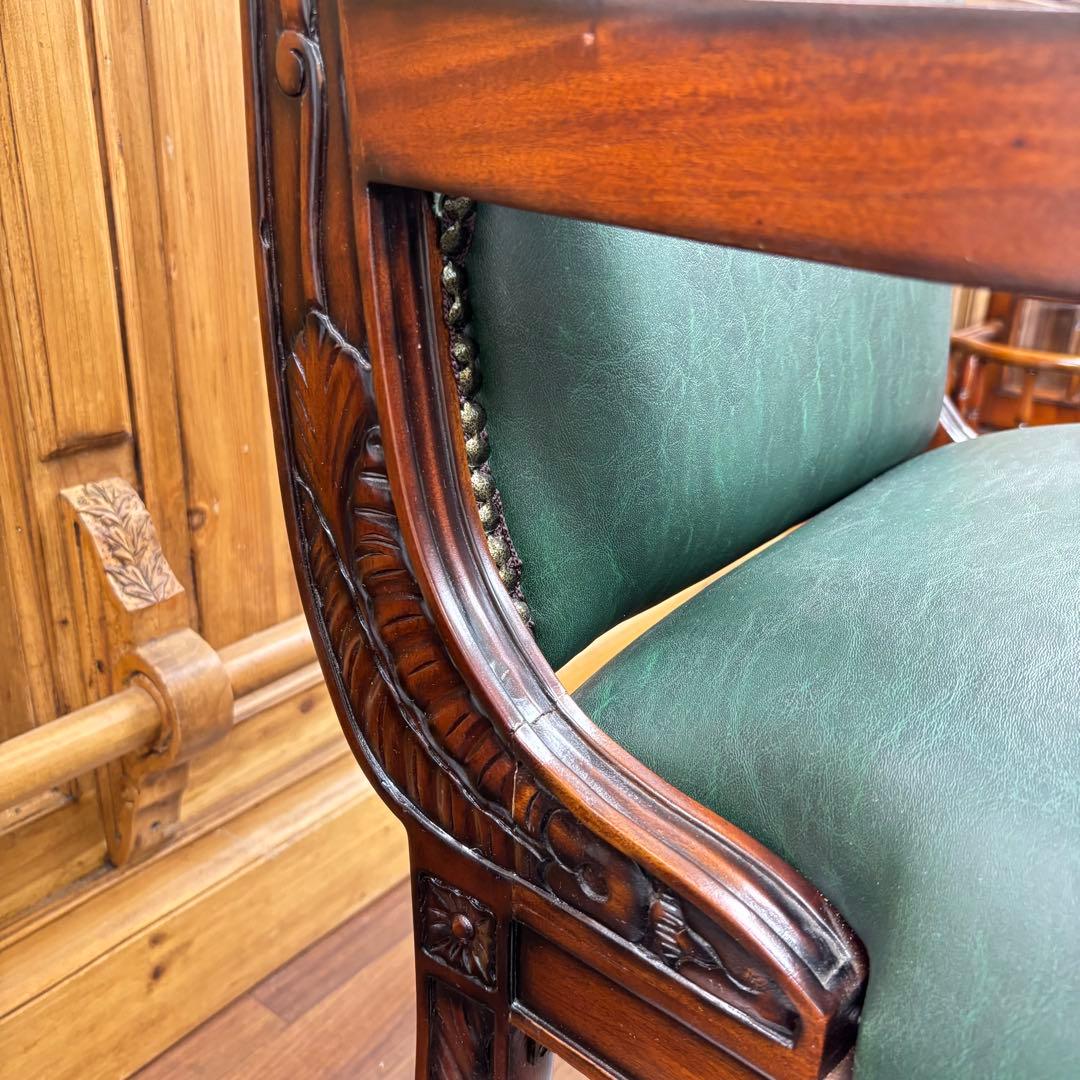 マホガニーアンティーク調 ベルベット アームチェア 高級 大きいサイズのチェア