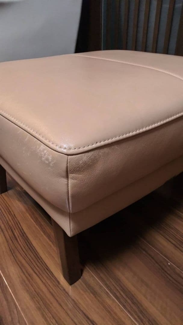 ★可愛いわん様のオットマン★　カリモク　オットマン　　ZU バフ