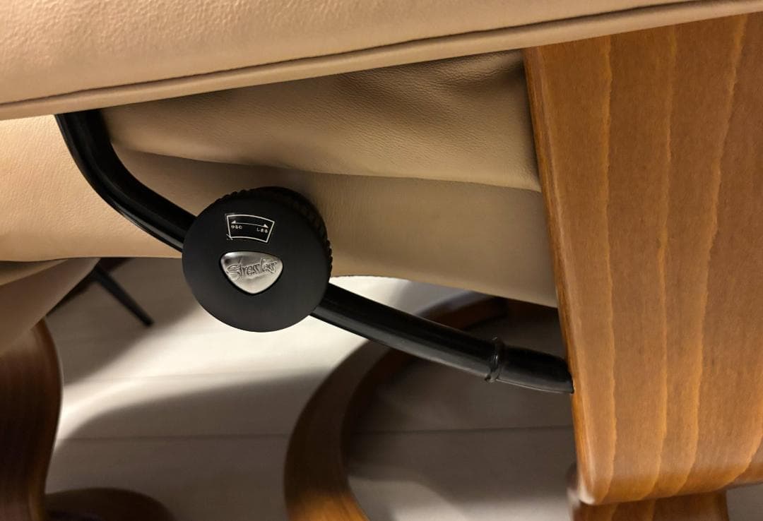 まことくん EKORNESストレスレスリクライニングチェア本革 オットマン