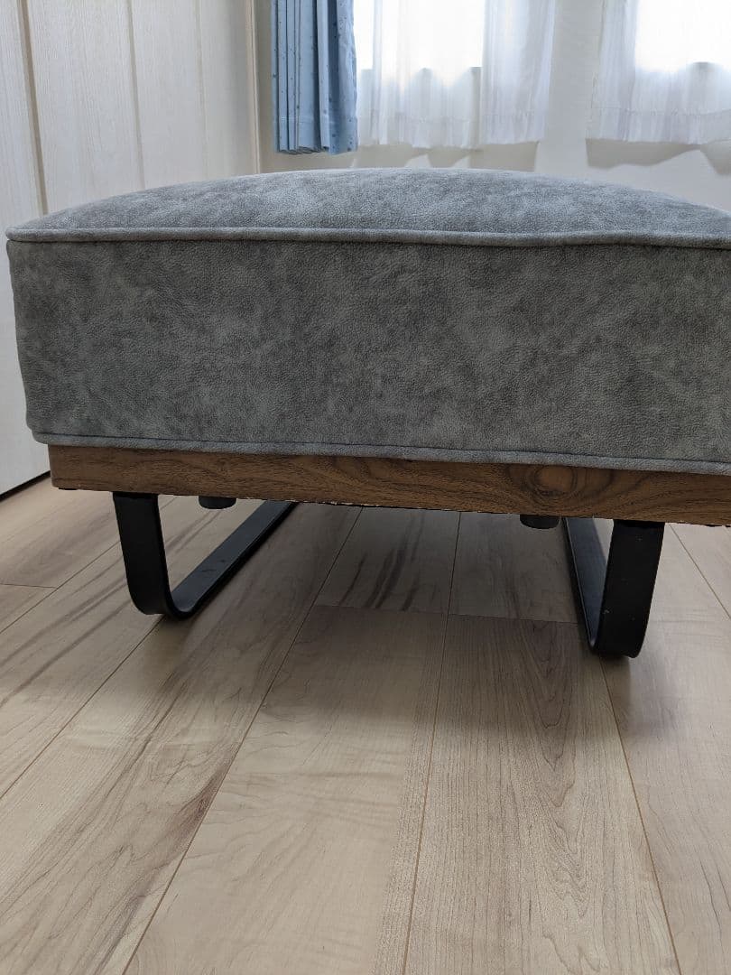 オットマン　グレー