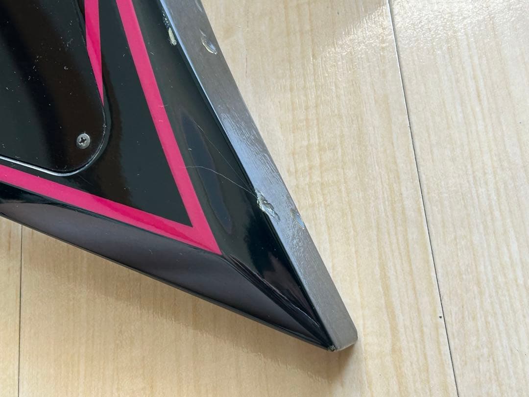 EDWARDS PINK SAWTOOTH、Alexi Laihoモデル