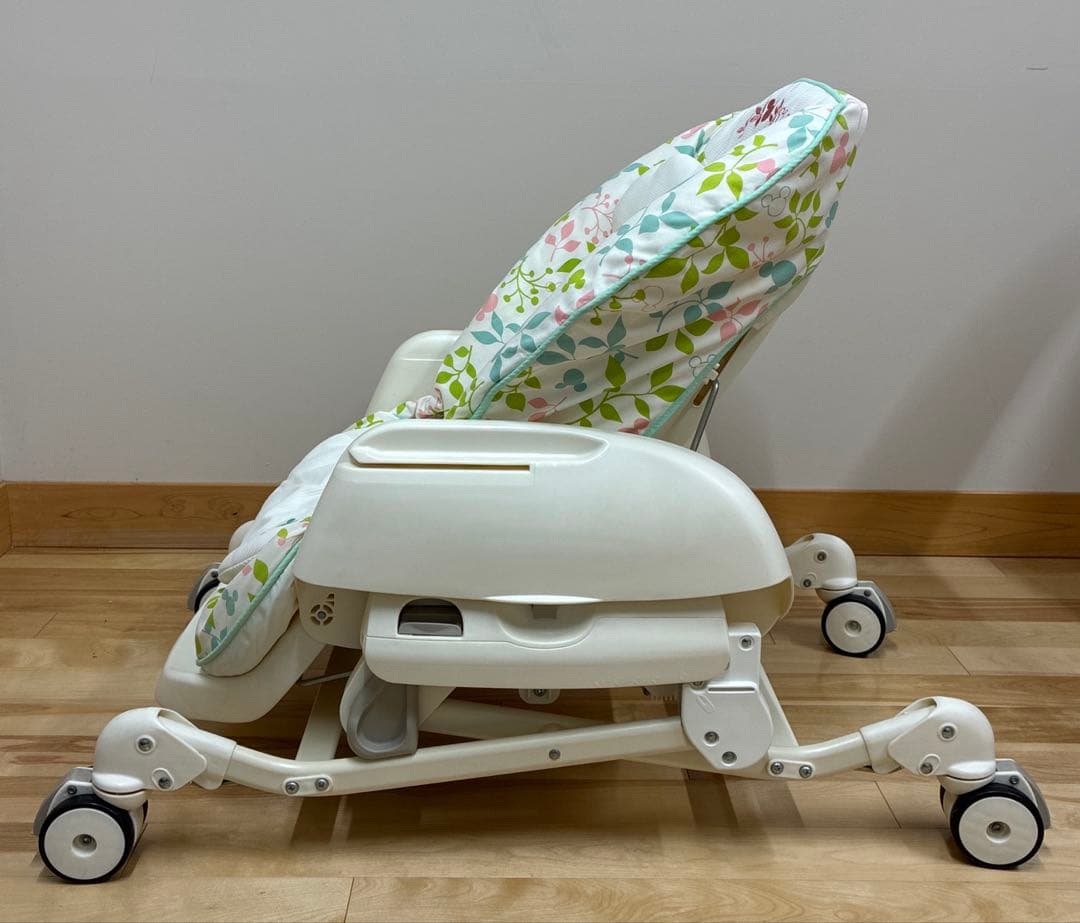 【美品】Combi ネムリラ ハイローチェア・お食事等の汚れ軽減シート付