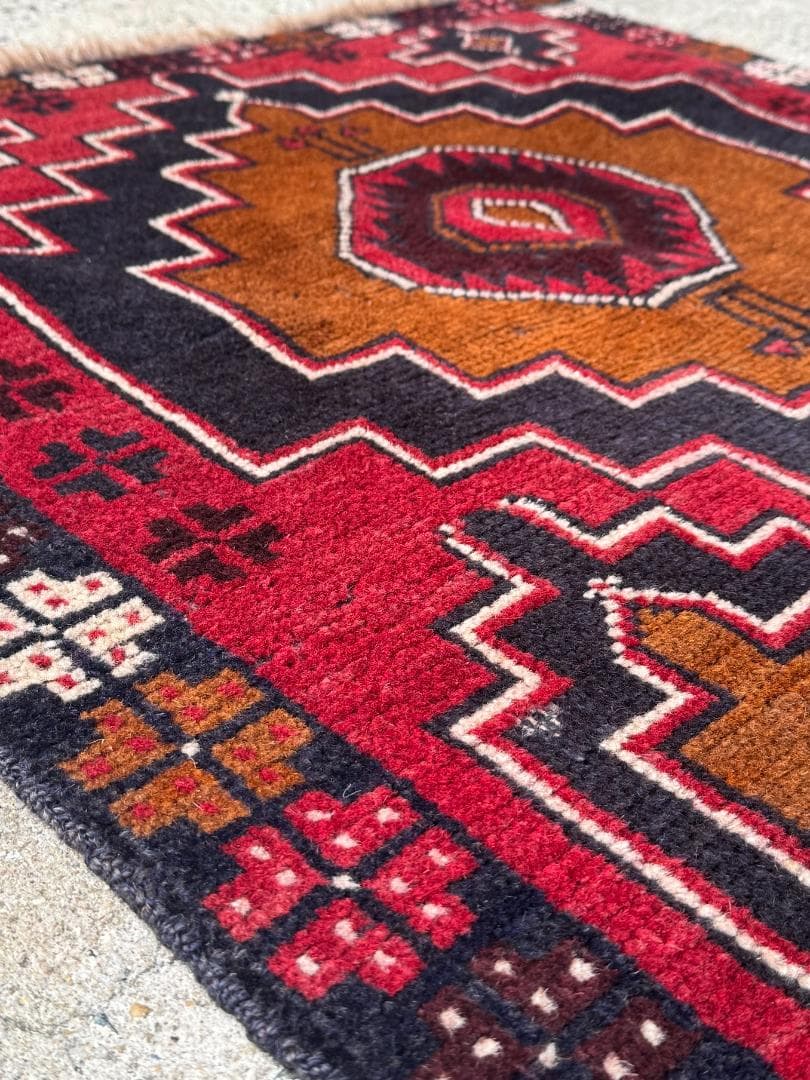 訳ありヴィンテージ　91×149cm　バルーチ族　トライバルラグ　手織り　ウール